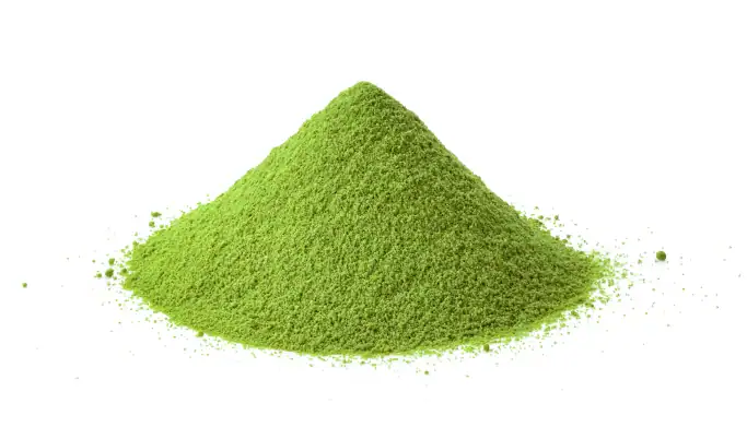 green_powder_heap_on_white_background_2024_10_31_01_50_26_utc_1